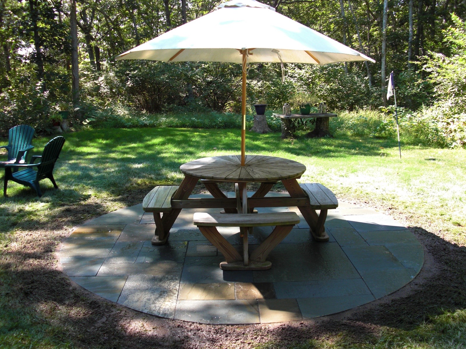 CDK Masonry Circular bluestone patio