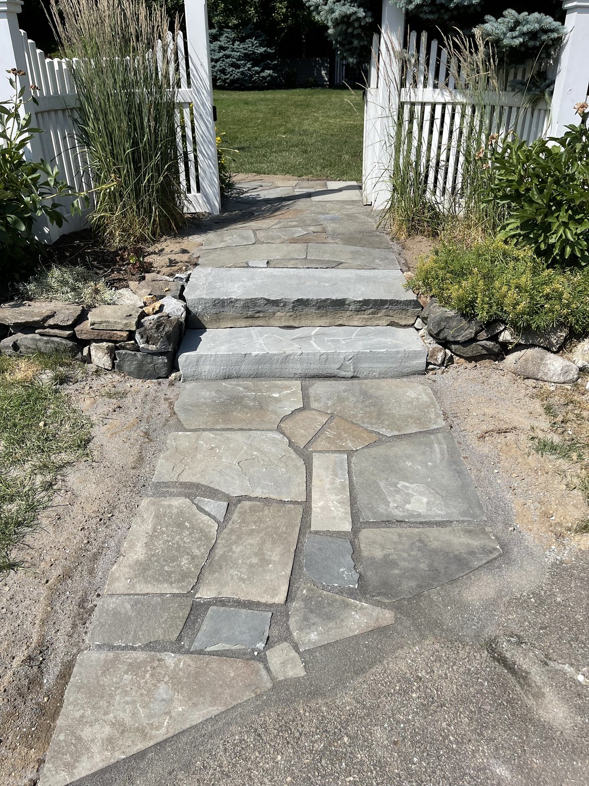 CDK Masonry Rustic bluestone garden walkway and steps — Sherborn, MA